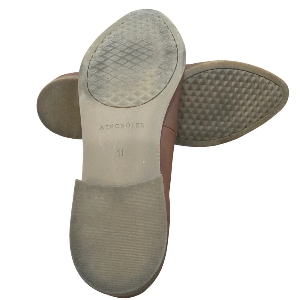Aerosoles Womens Tan Leather Loafers Almond Toe Slip On Low Stacked Heel Size 11